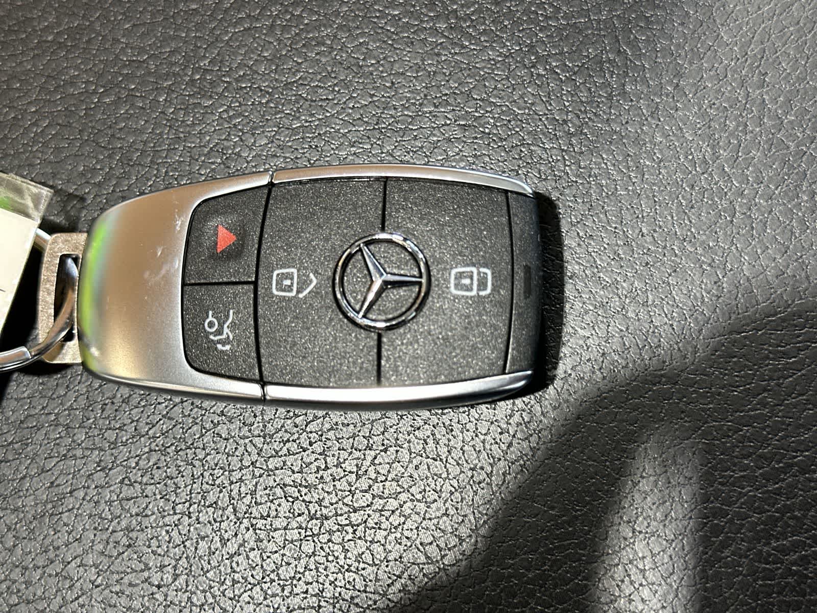 Thumbnail: 2026 Mercedes-Benz GLB - 32