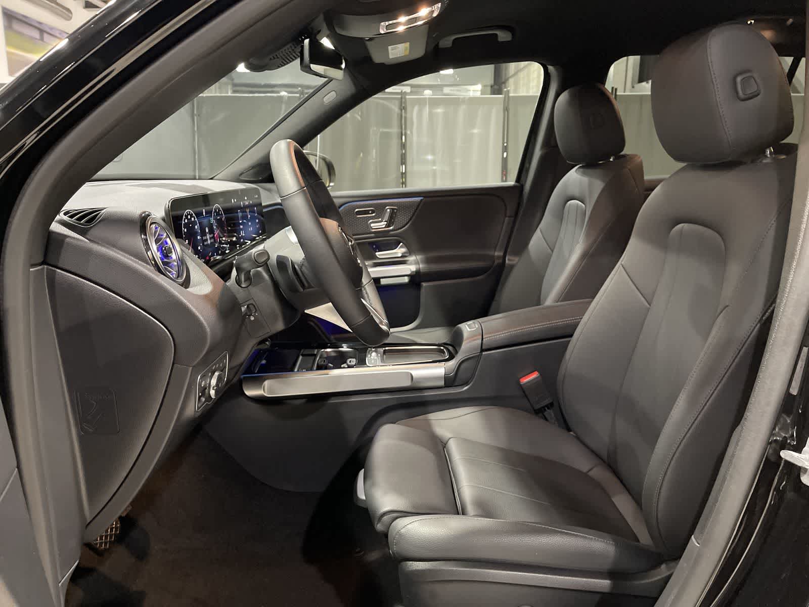 Thumbnail: 2025 Mercedes-Benz GLB - 23