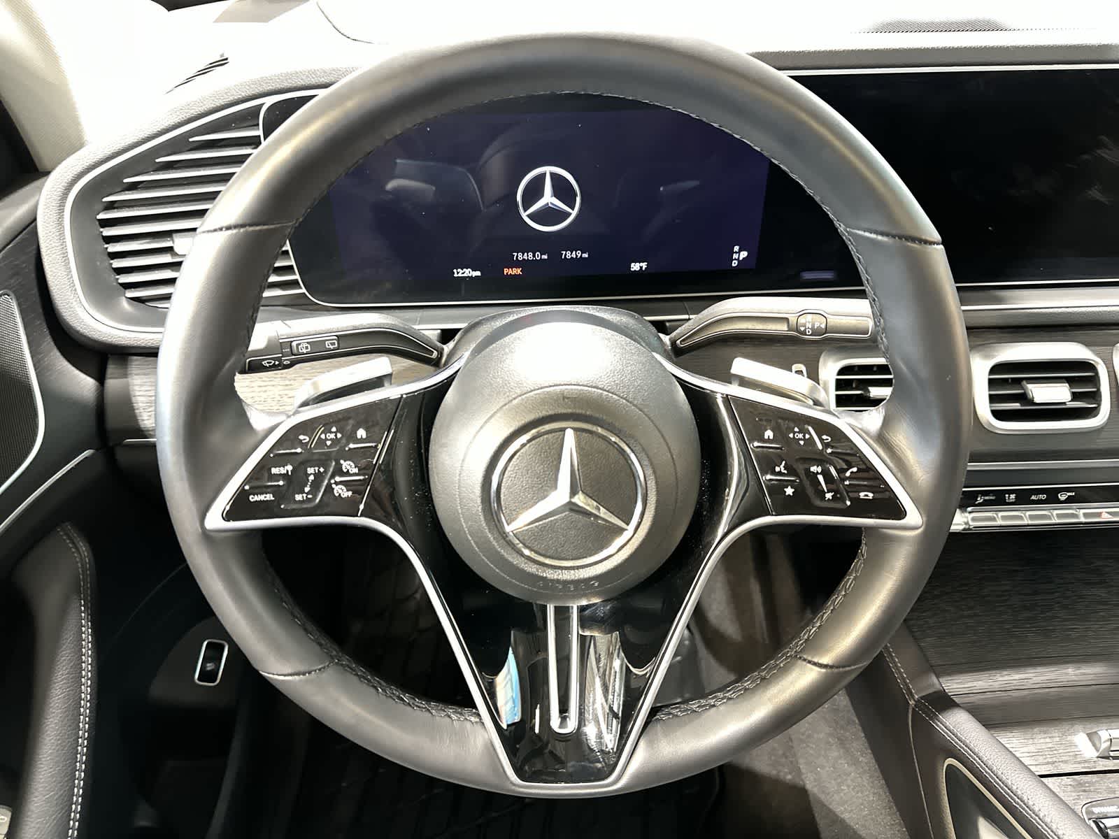 Thumbnail: 2026 Mercedes-Benz GLE - 27