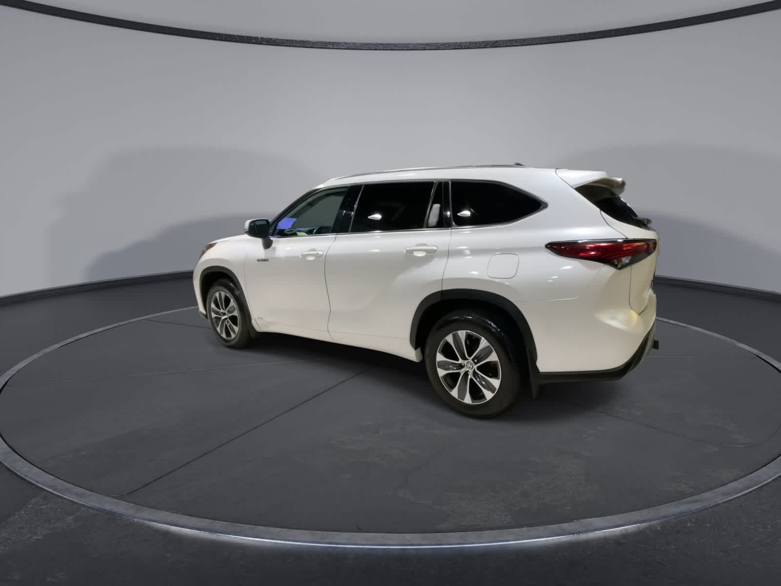 Thumbnail: 2020 Toyota Highlander - 8