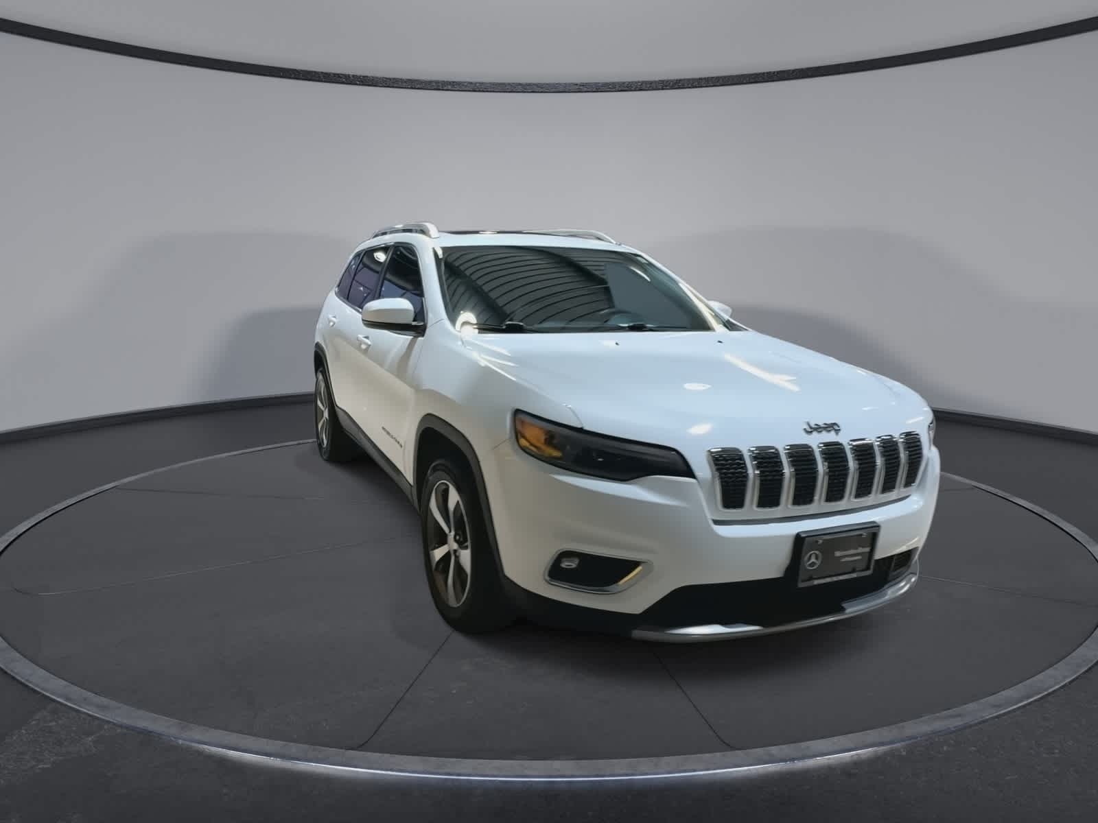 Thumbnail: 2019 Jeep Cherokee - 3