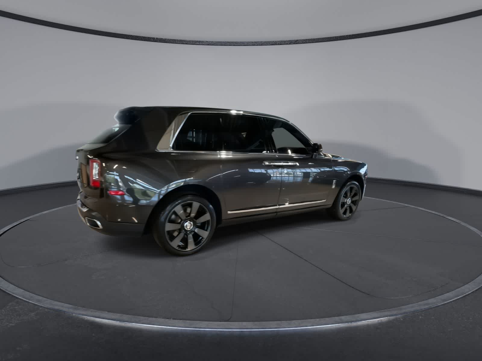 Thumbnail: 2019 Rolls-Royce Cullinan - 12