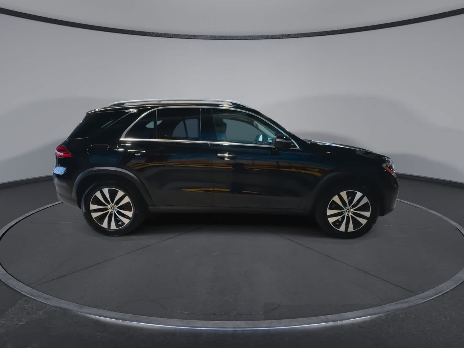 Thumbnail: 2026 Mercedes-Benz GLE - 13