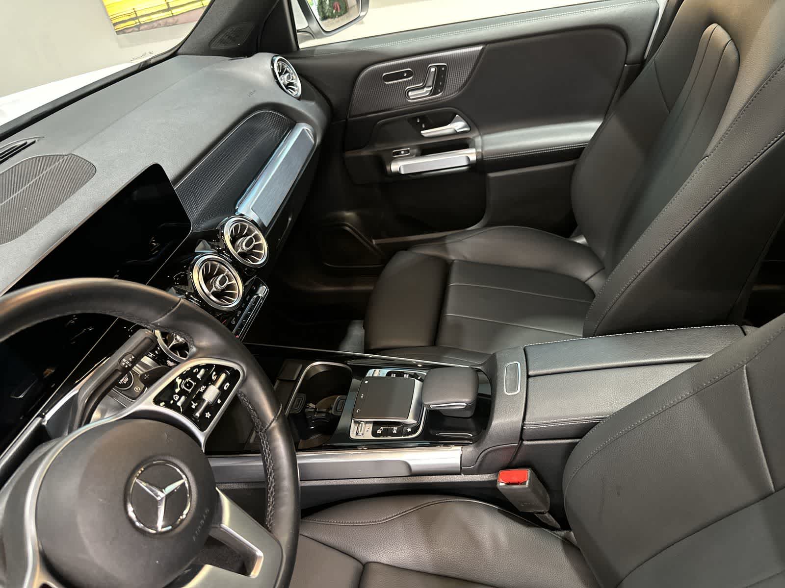 Thumbnail: 2020 Mercedes-Benz GLB - 28