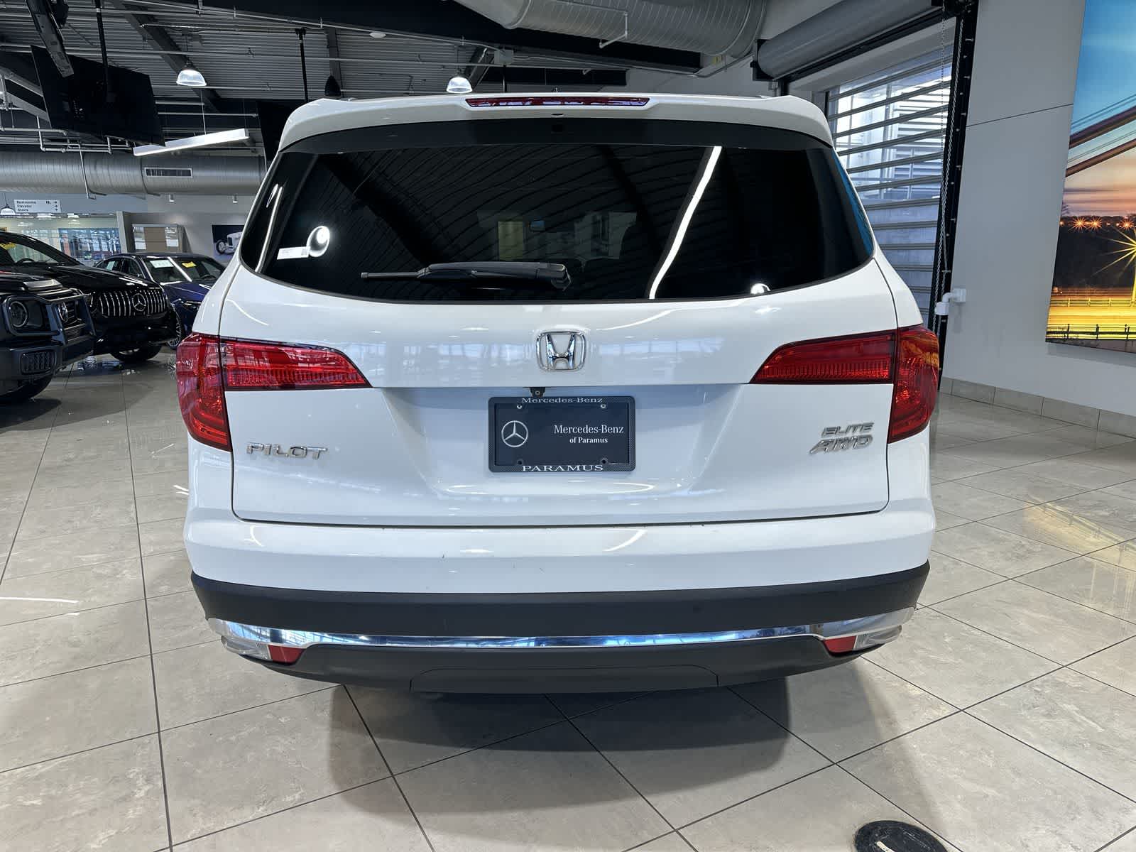 Thumbnail: 2017 Honda Pilot - 17