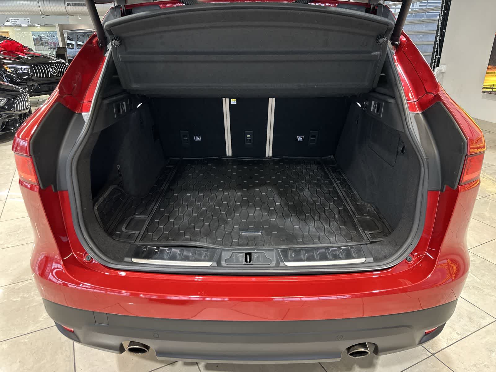 Thumbnail: 2020 Jaguar F-Pace - 31