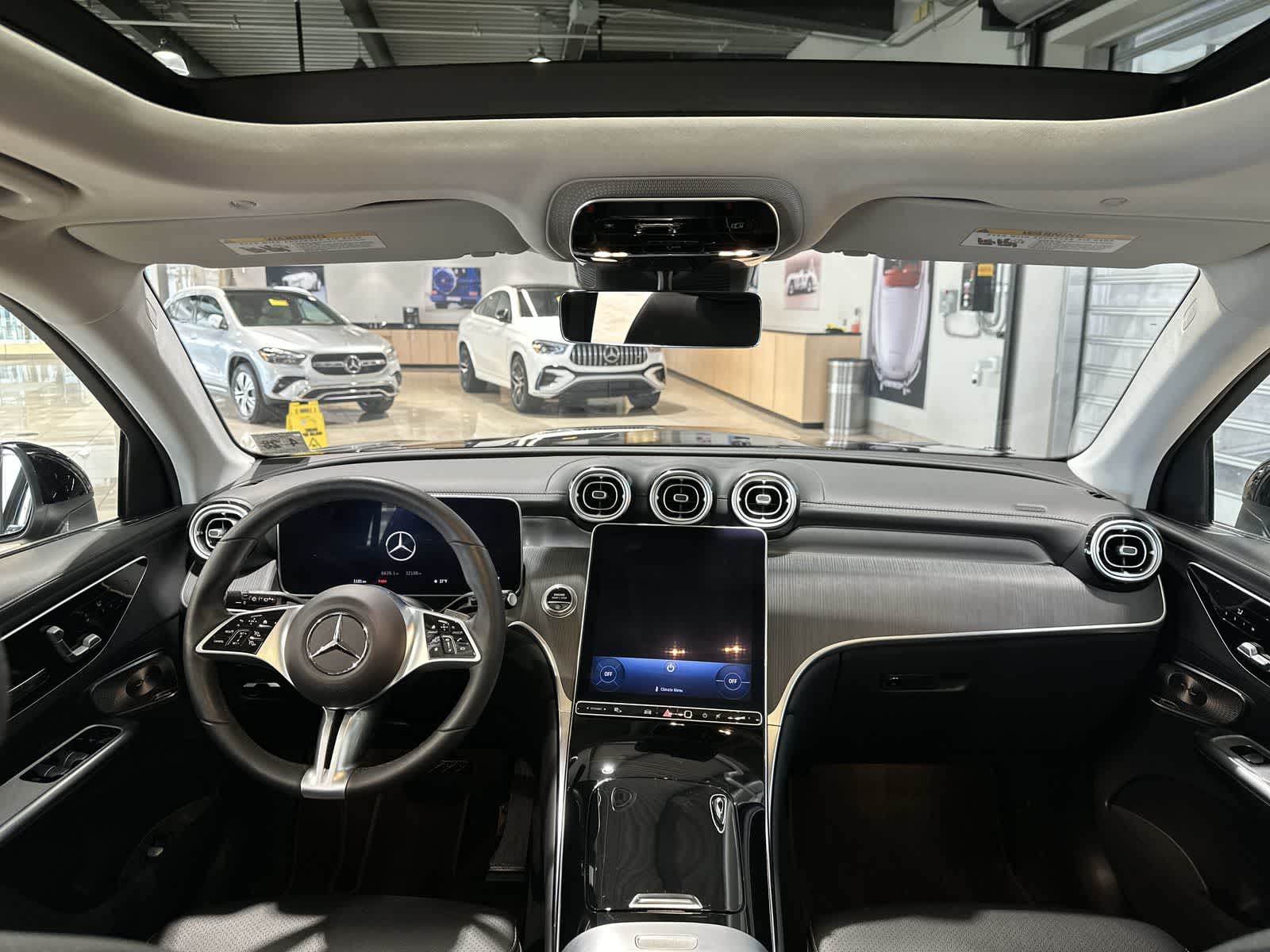 Thumbnail: 2023 Mercedes-Benz GLC - 22