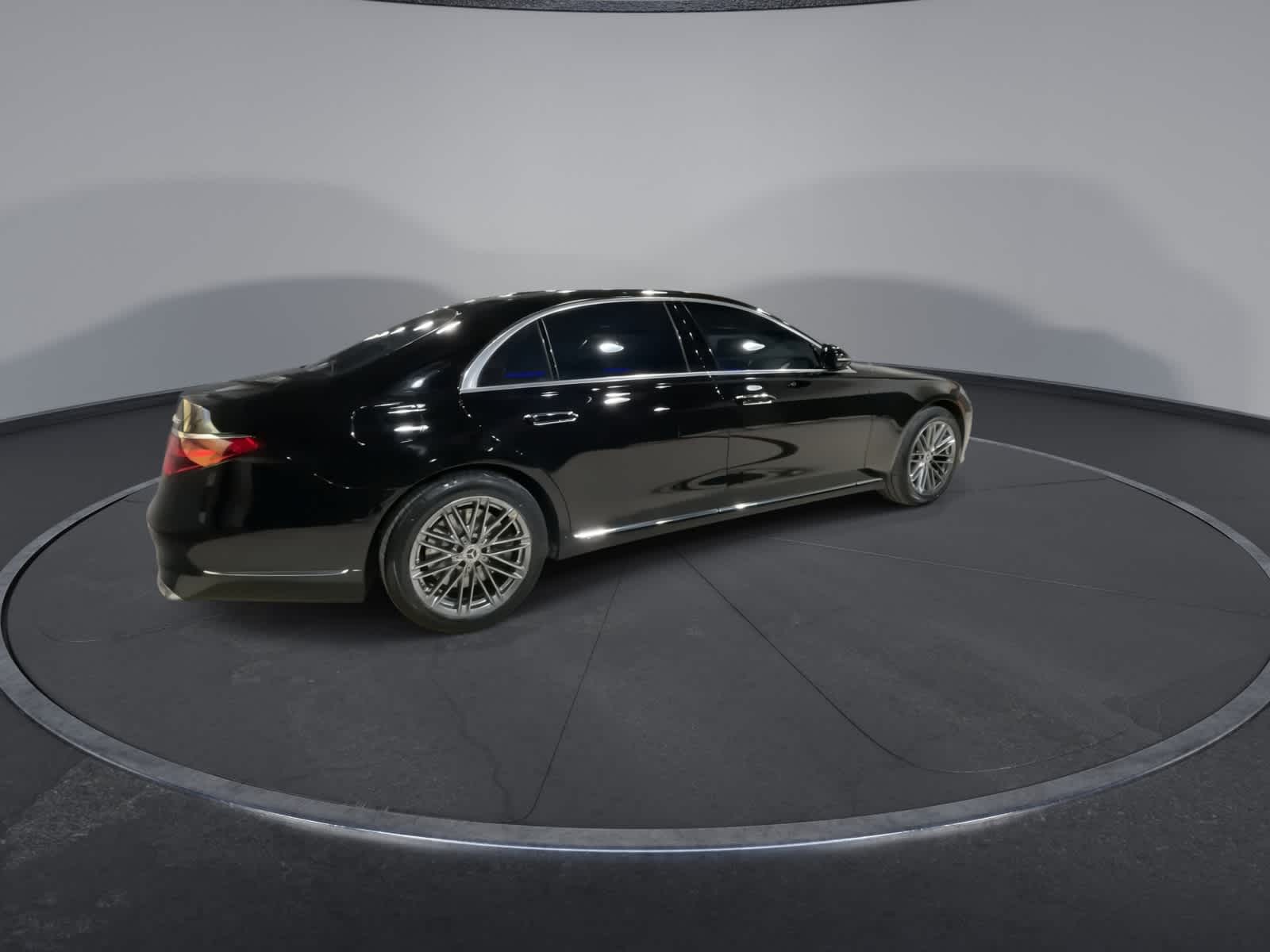 Thumbnail: 2022 Mercedes-Benz S-Class - 12
