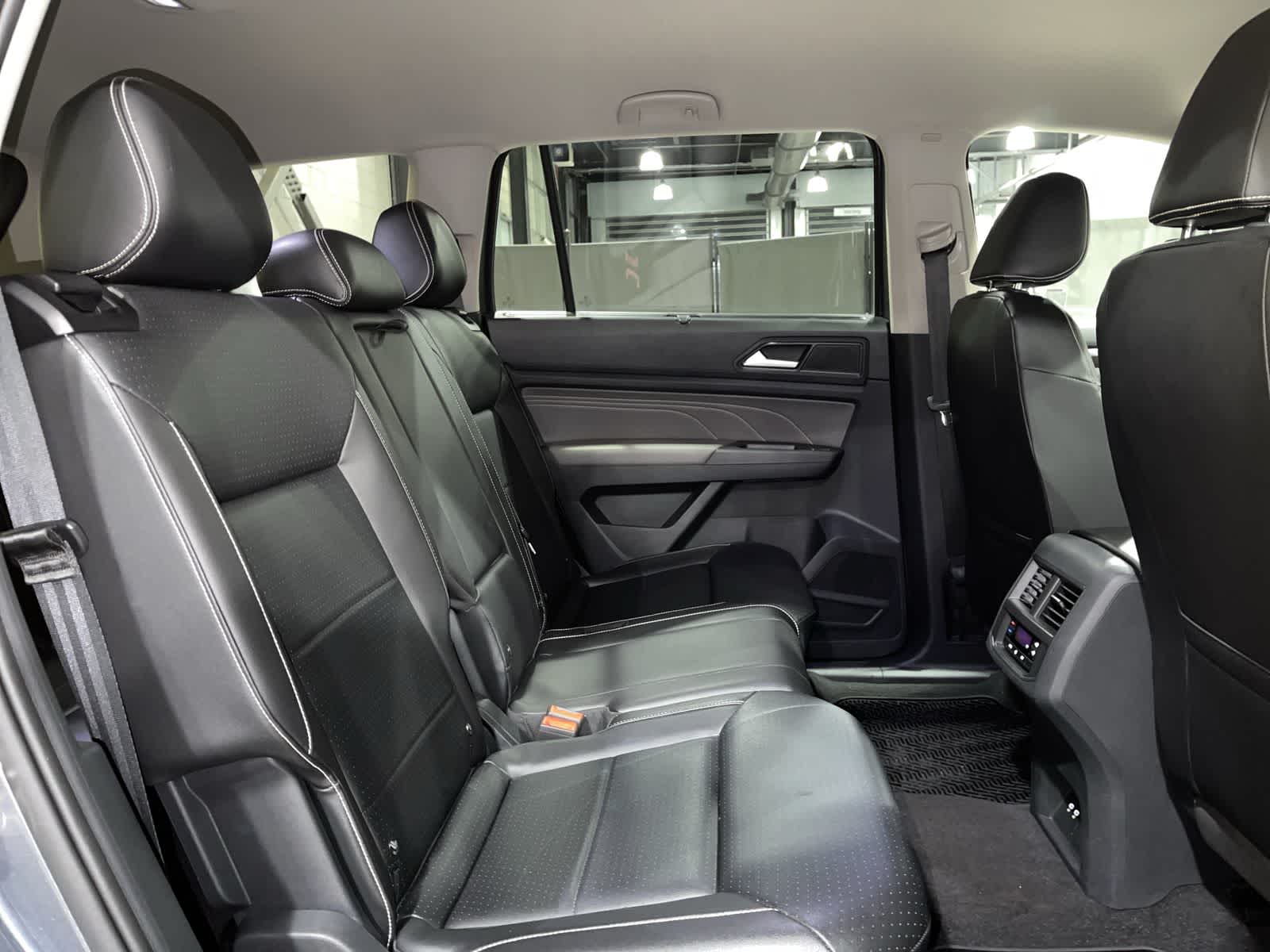 Thumbnail: 2022 Volkswagen Atlas - 25