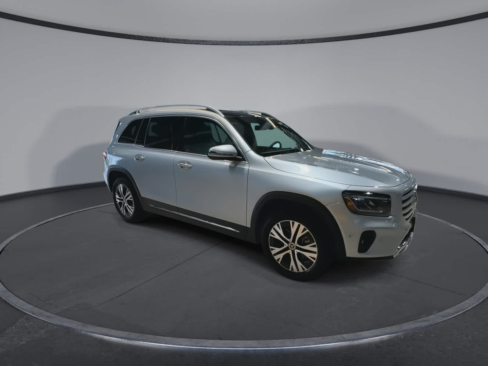 Thumbnail: 2026 Mercedes-Benz GLB - 2