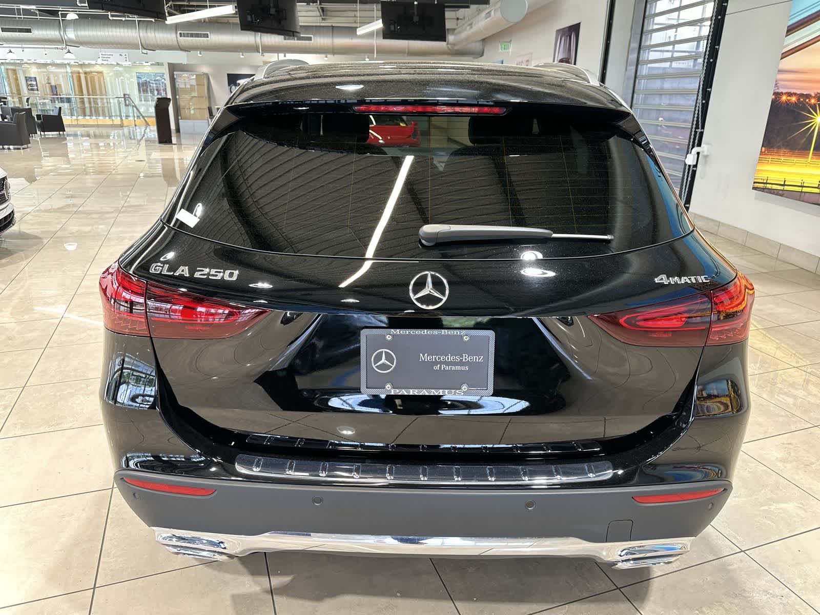 Thumbnail: 2026 Mercedes-Benz GLB - 17