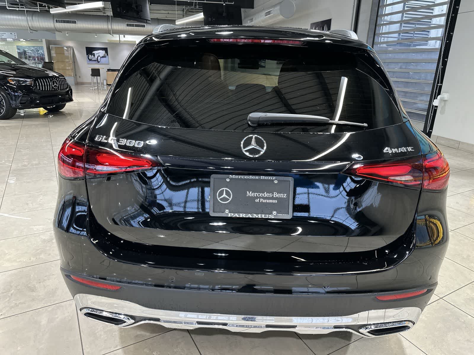 Thumbnail: 2023 Mercedes-Benz GLC - 17