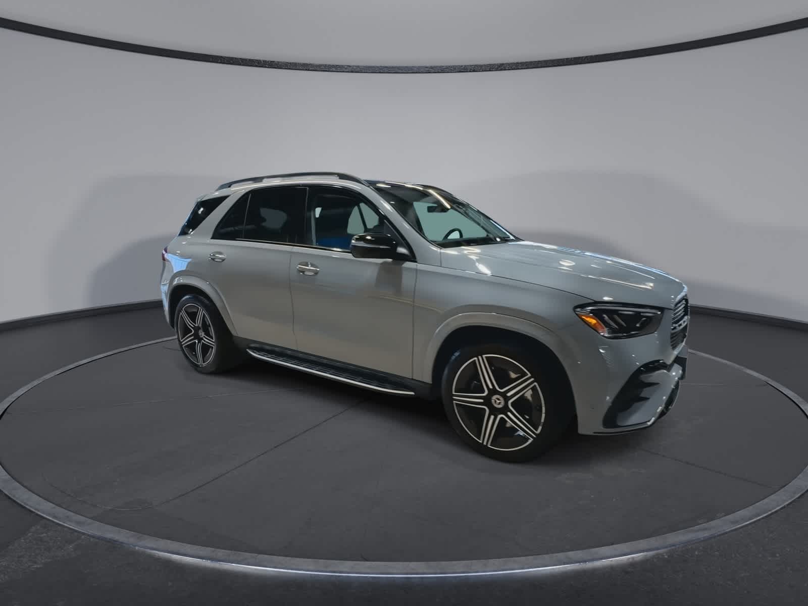 Thumbnail: 2026 Mercedes-Benz GLE - 2