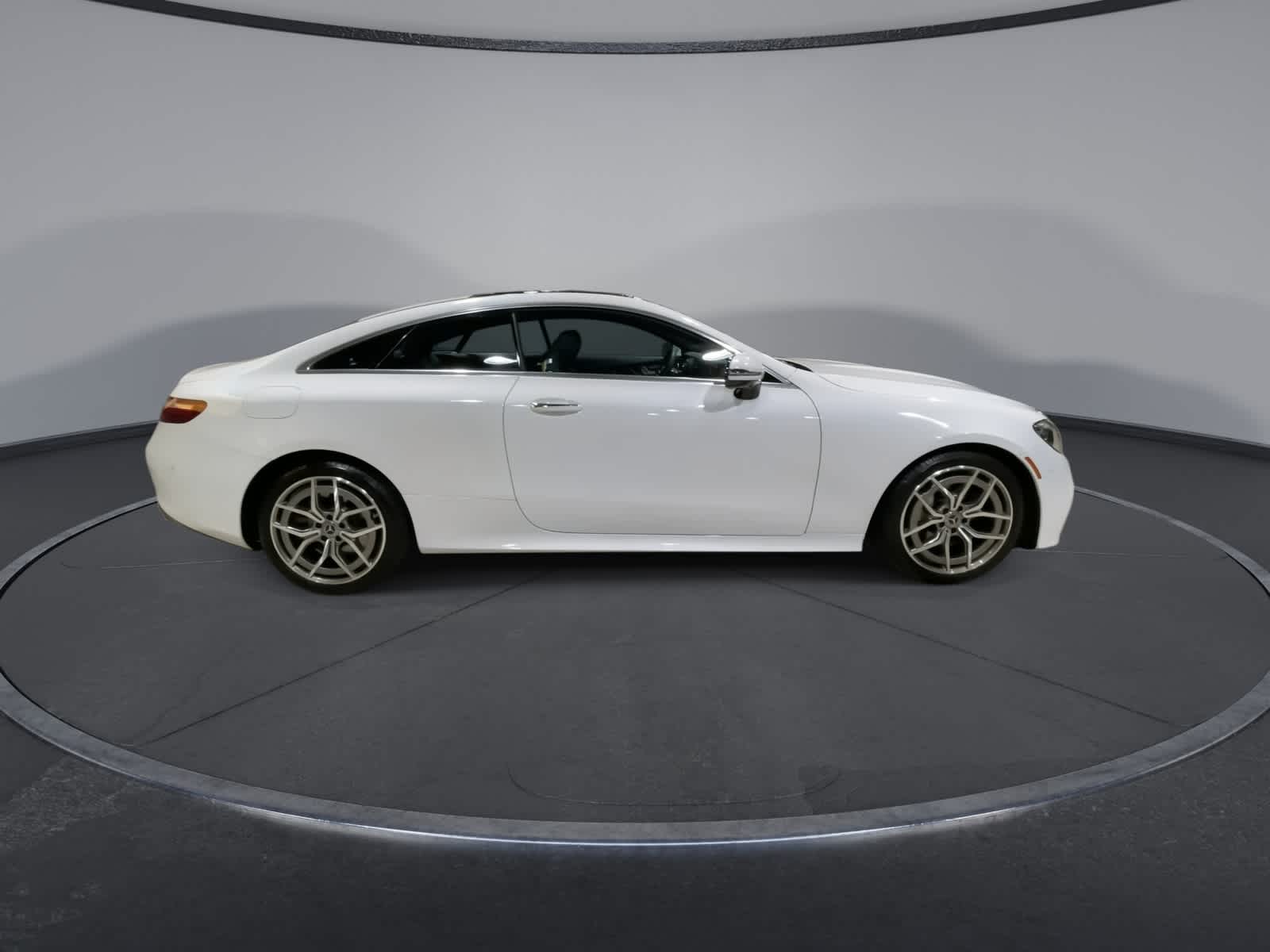 Thumbnail: 2023 Mercedes-Benz E-Class - 12