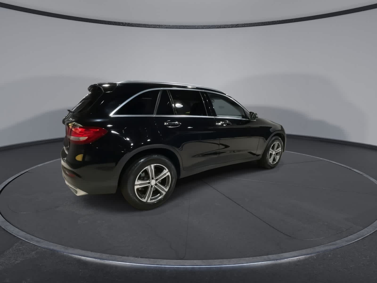 Thumbnail: 2016 Mercedes-Benz GLC - 12