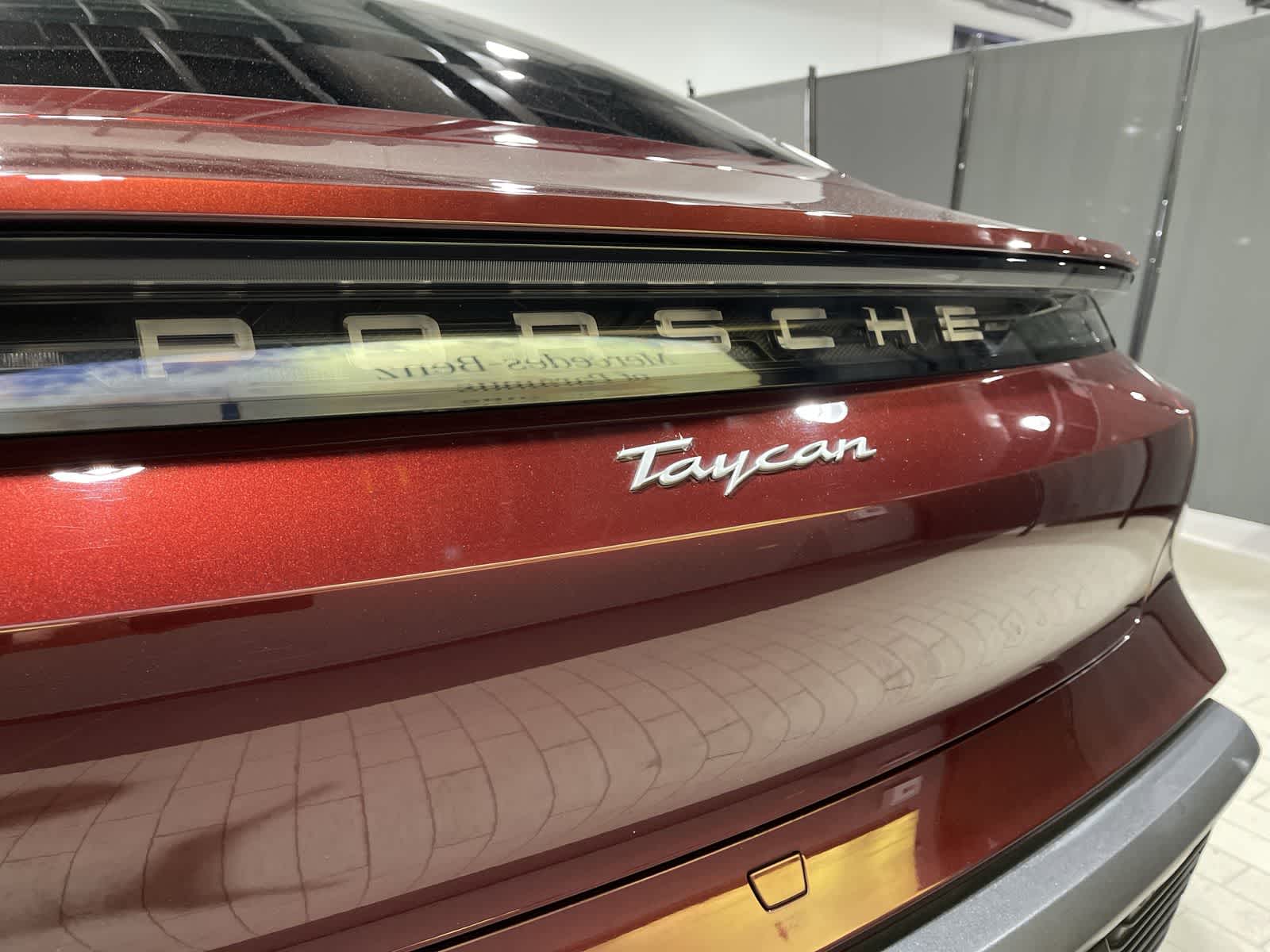 Thumbnail: 2022 Porsche Taycan - 19