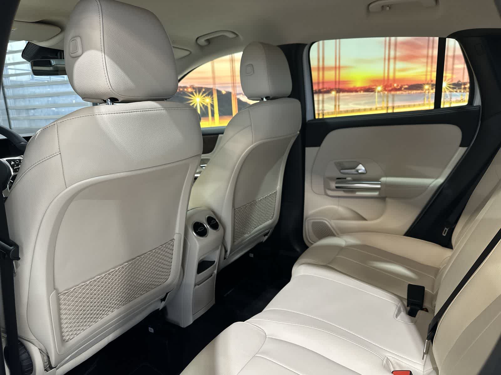 Thumbnail: 2022 Mercedes-Benz GLA - 24