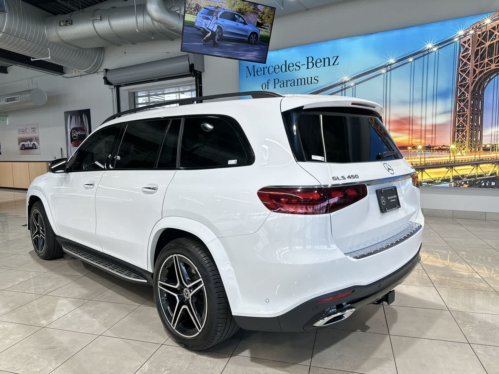 Thumbnail: 2025 Mercedes-Benz GLS - 16