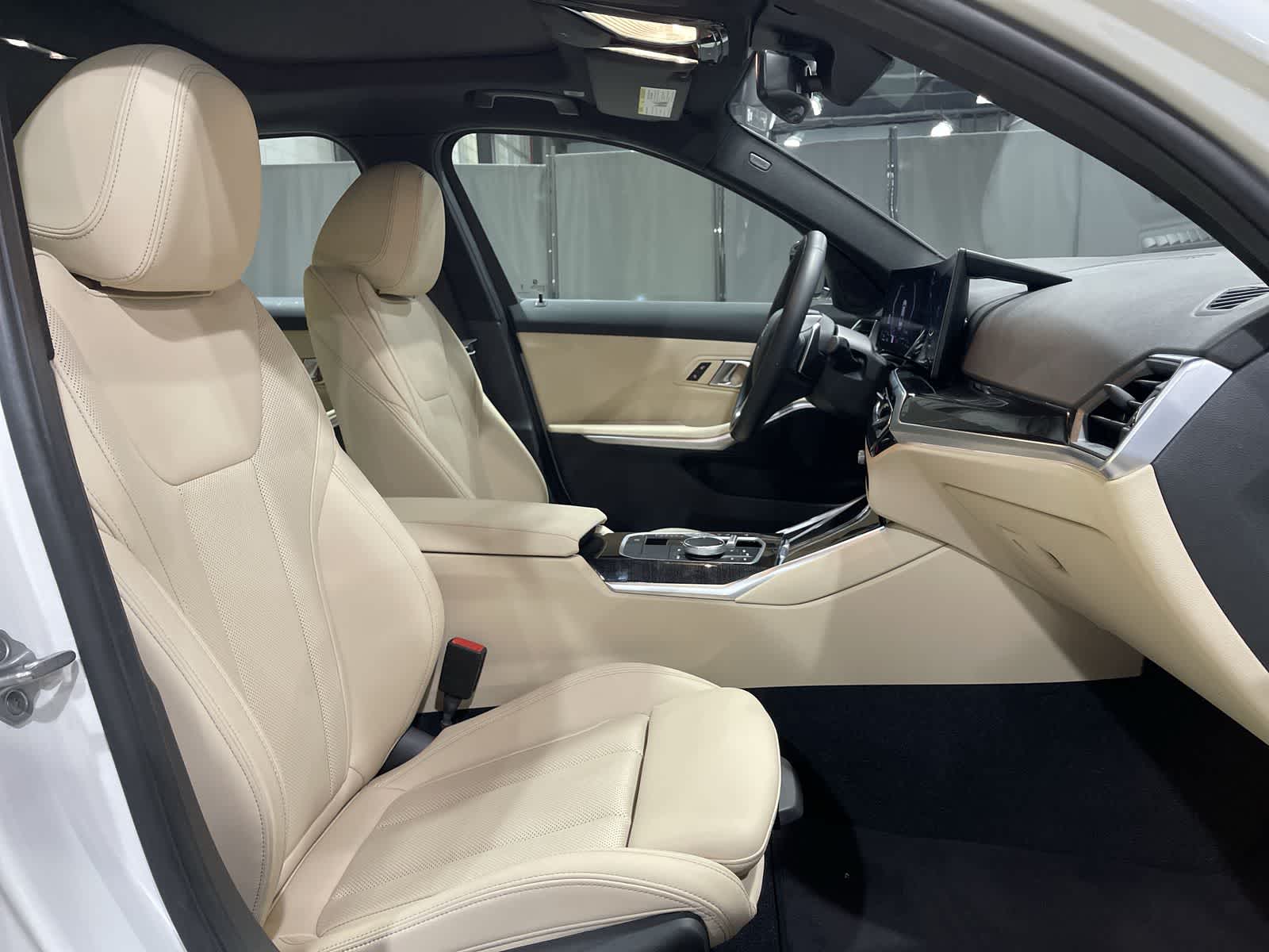 Thumbnail: 2024 BMW 3 Series - 26