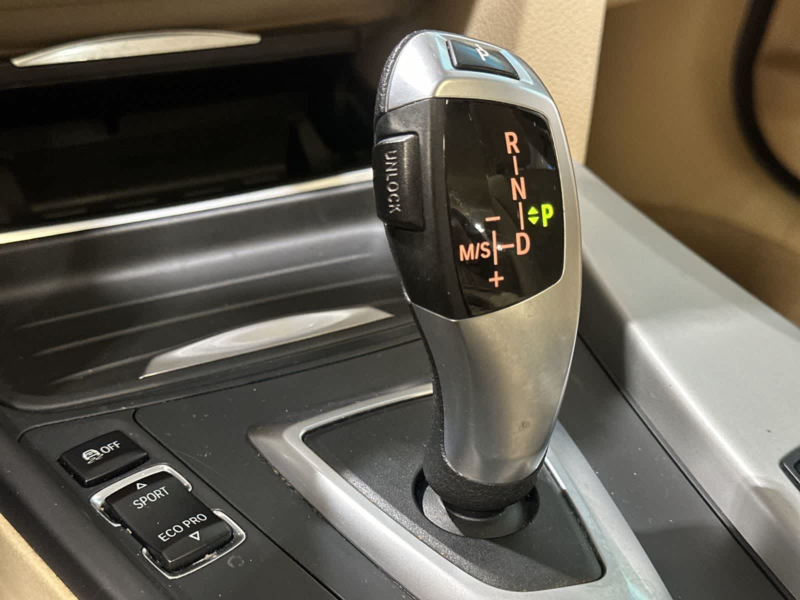 Thumbnail: 2013 BMW 3 Series - 29