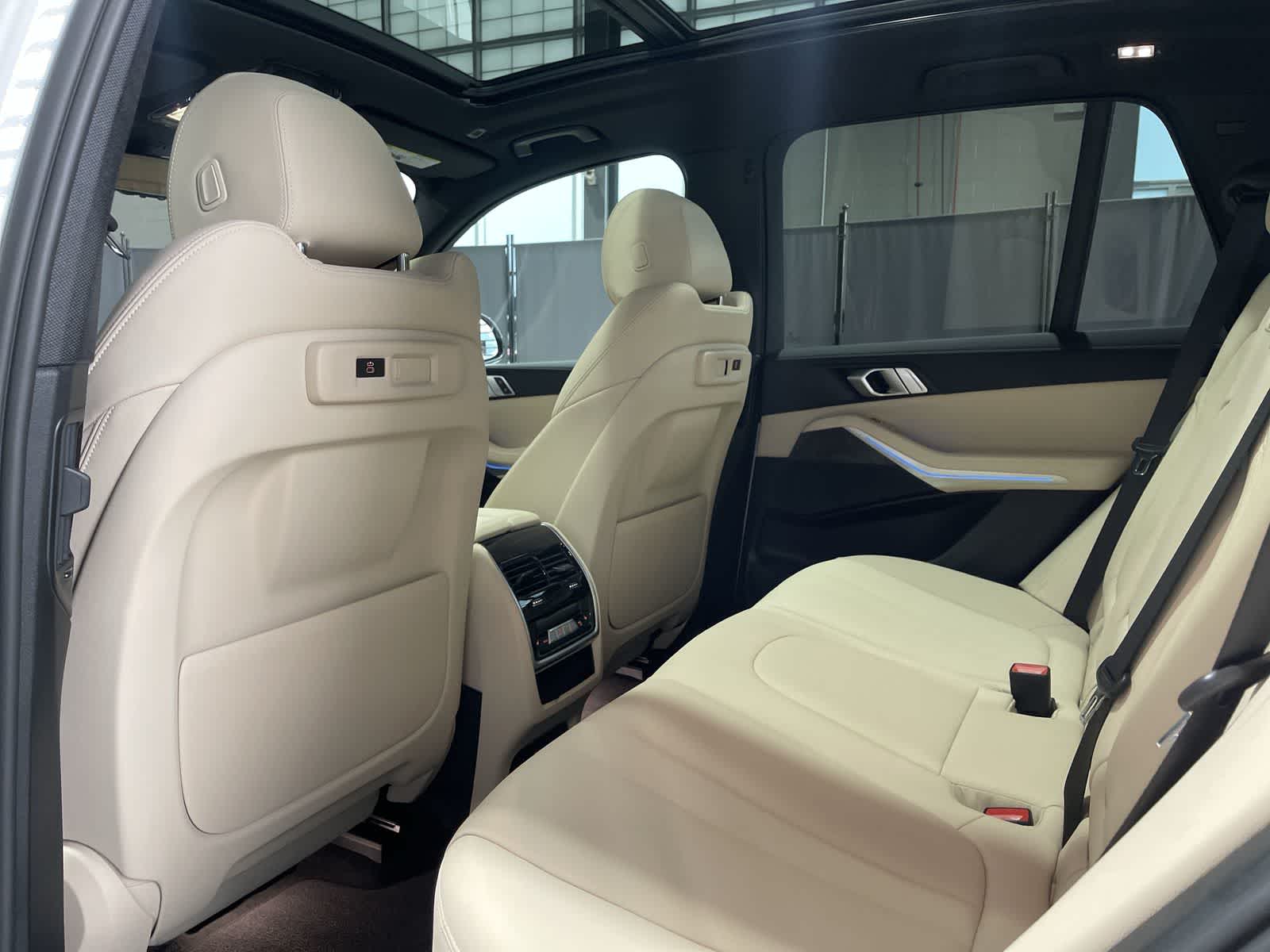 Thumbnail: 2022 BMW X5 - 24