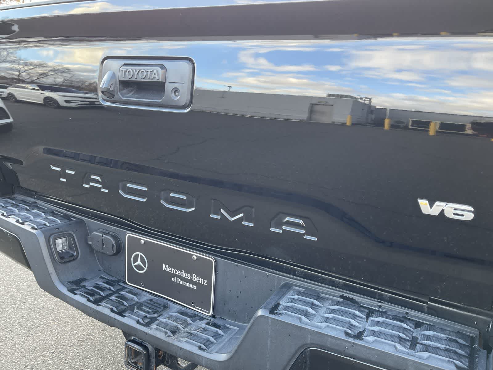 Thumbnail: 2016 Toyota Tacoma - 19