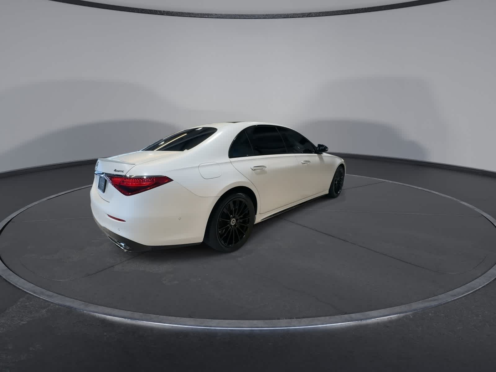 Thumbnail: 2023 Mercedes-Benz S-Class - 11