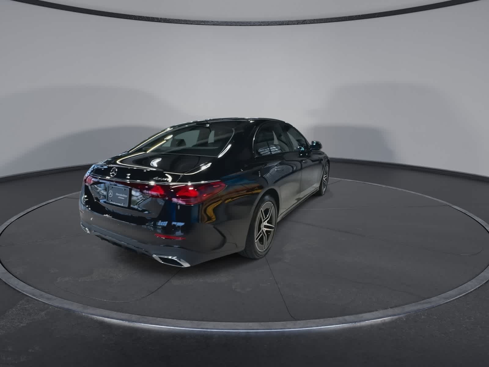 Thumbnail: 2025 Mercedes-Benz E-Class - 10