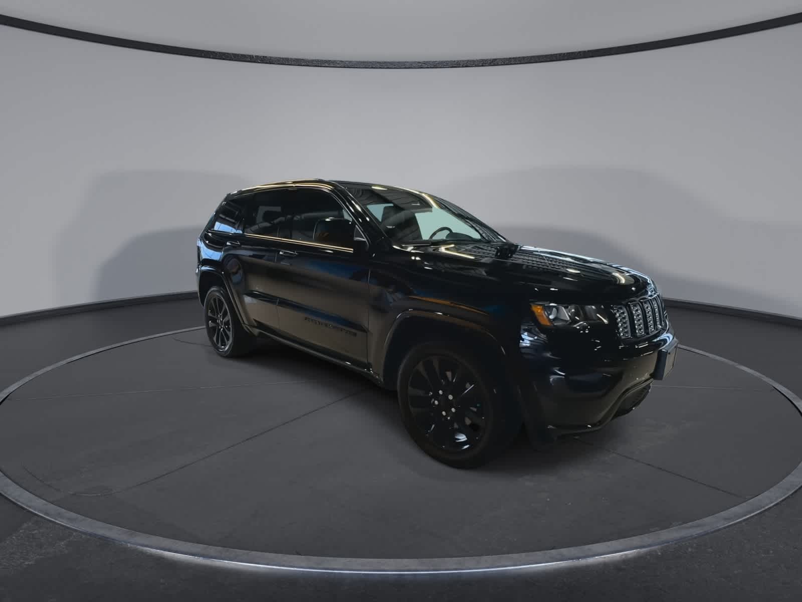 Thumbnail: 2020 Jeep Grand Cherokee - 2