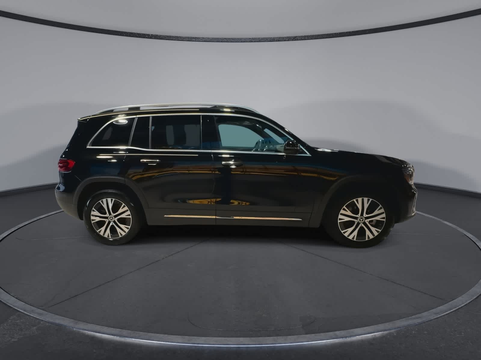 Thumbnail: 2025 Mercedes-Benz GLB - 13