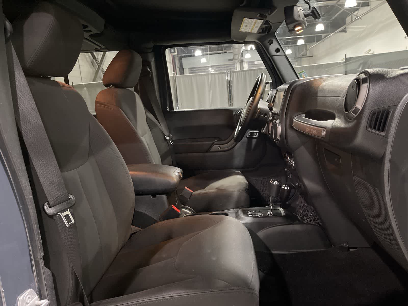 Thumbnail: 2016 Jeep Wrangler - 26