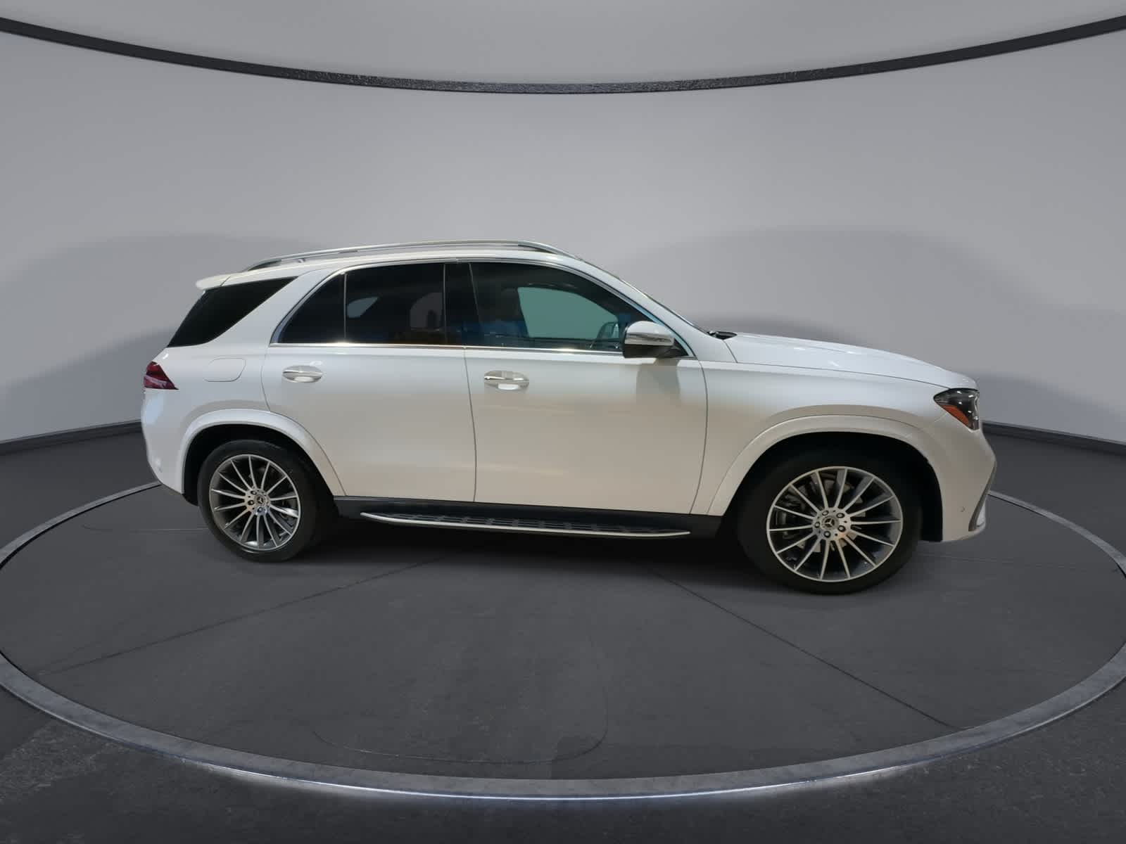 Thumbnail: 2026 Mercedes-Benz GLE - 13