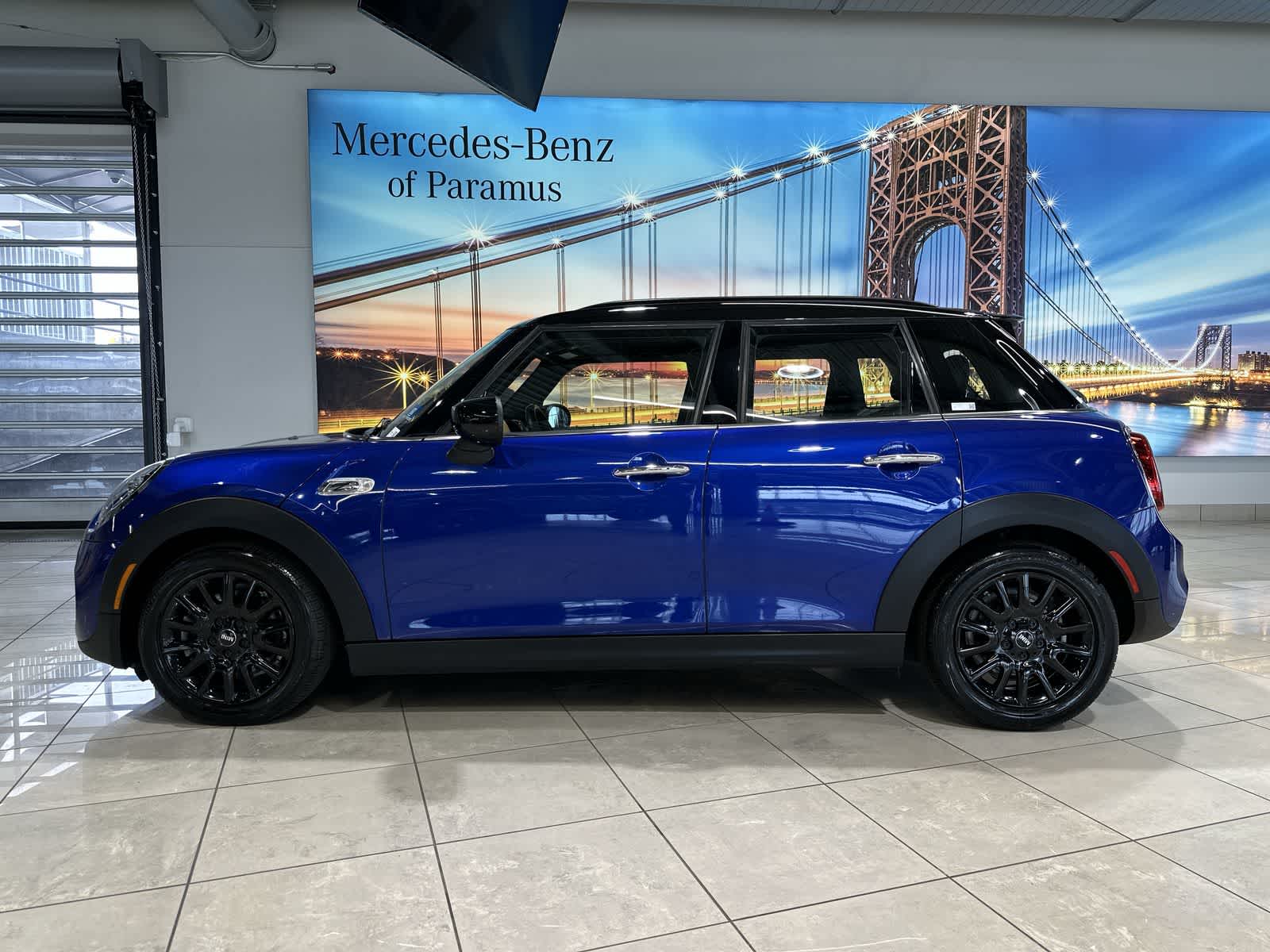 Thumbnail: 2021 MINI Cooper Hardtop - 15