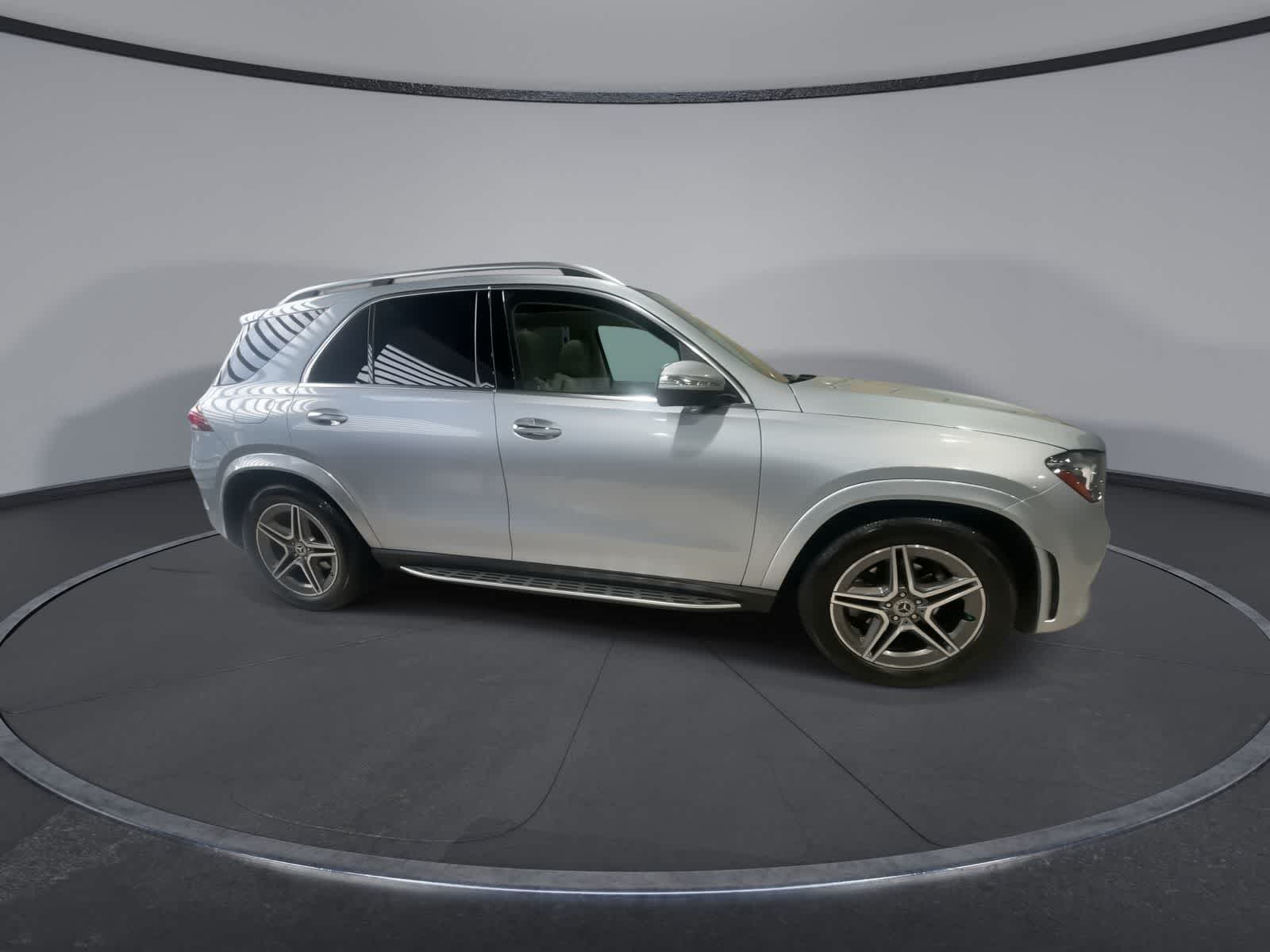 2022 Mercedes Benz GLE 350 4MATIC photo 2
