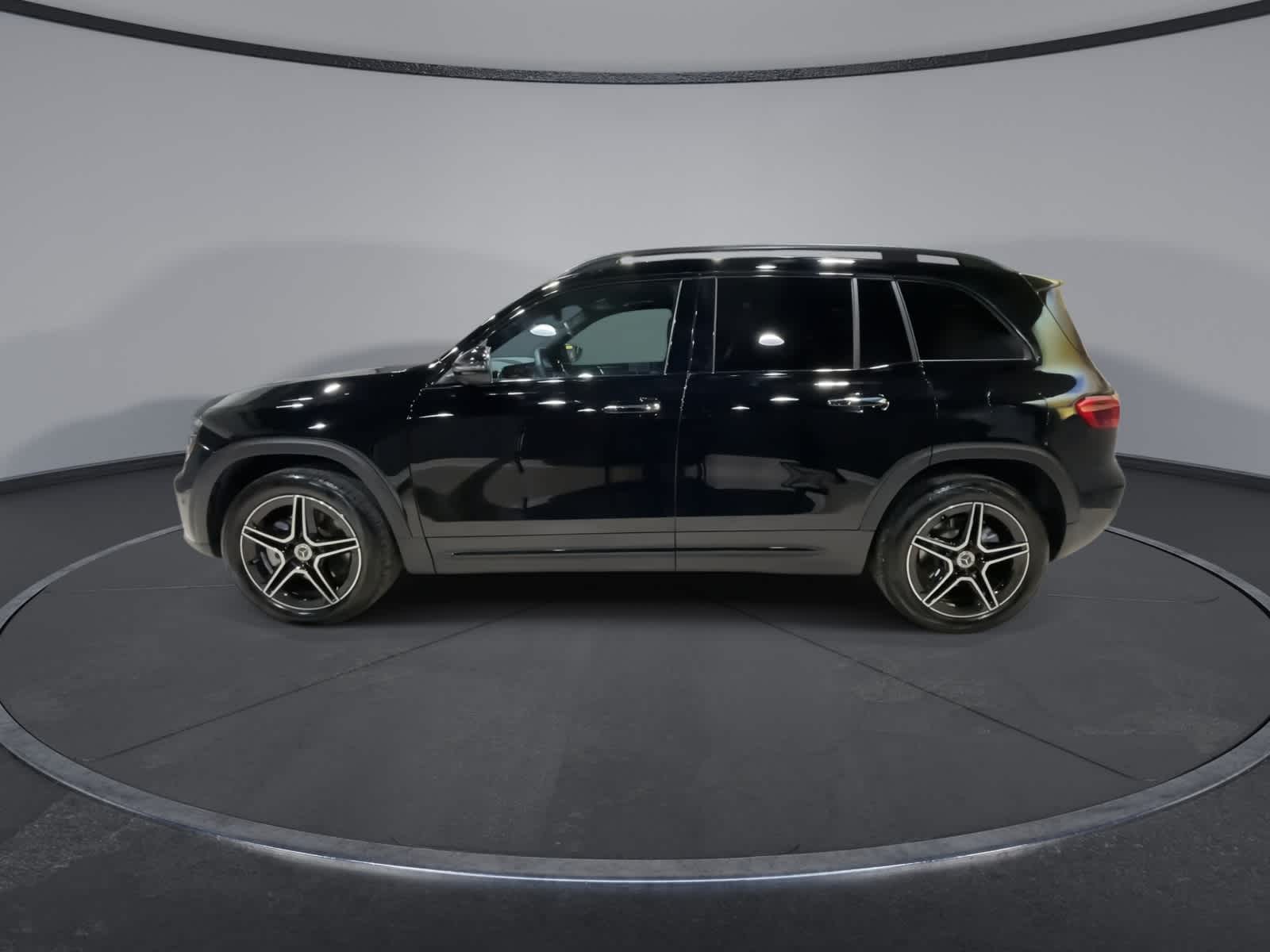 Thumbnail: 2025 Mercedes-Benz GLB - 7