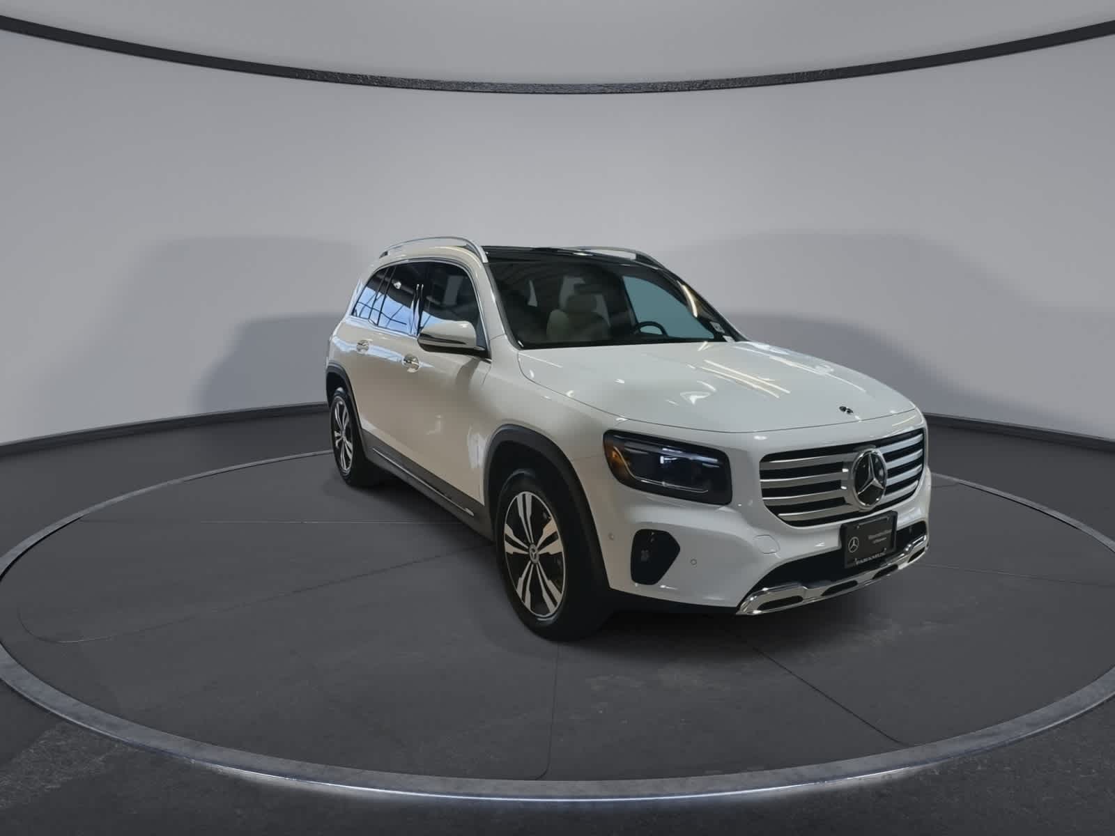 Thumbnail: 2026 Mercedes-Benz GLB - 2