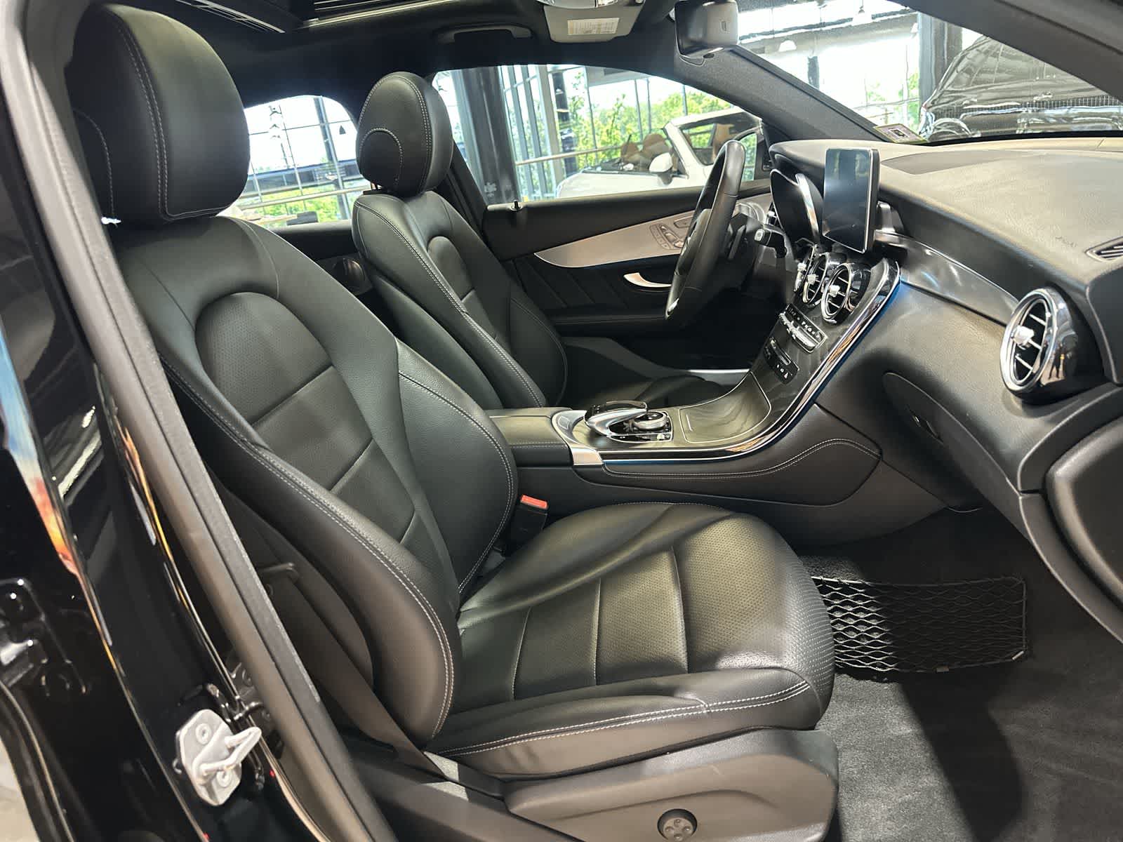 Thumbnail: 2019 Mercedes-Benz GLC - 26