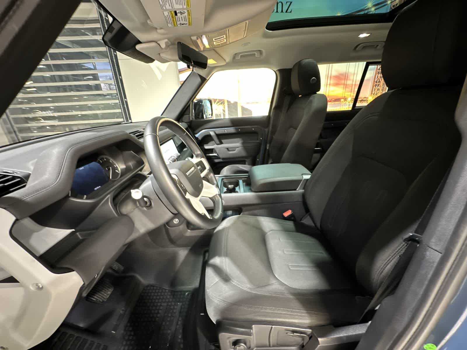 Thumbnail: 2020 Land Rover Defender - 14