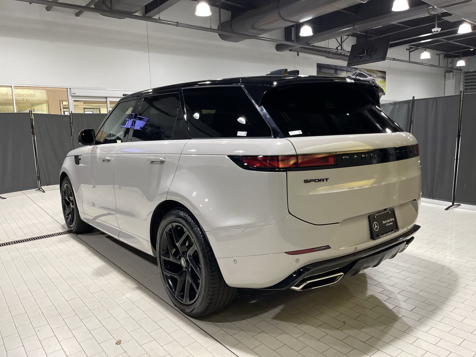 Thumbnail: 2023 Land Rover Range Rover Sport - 16