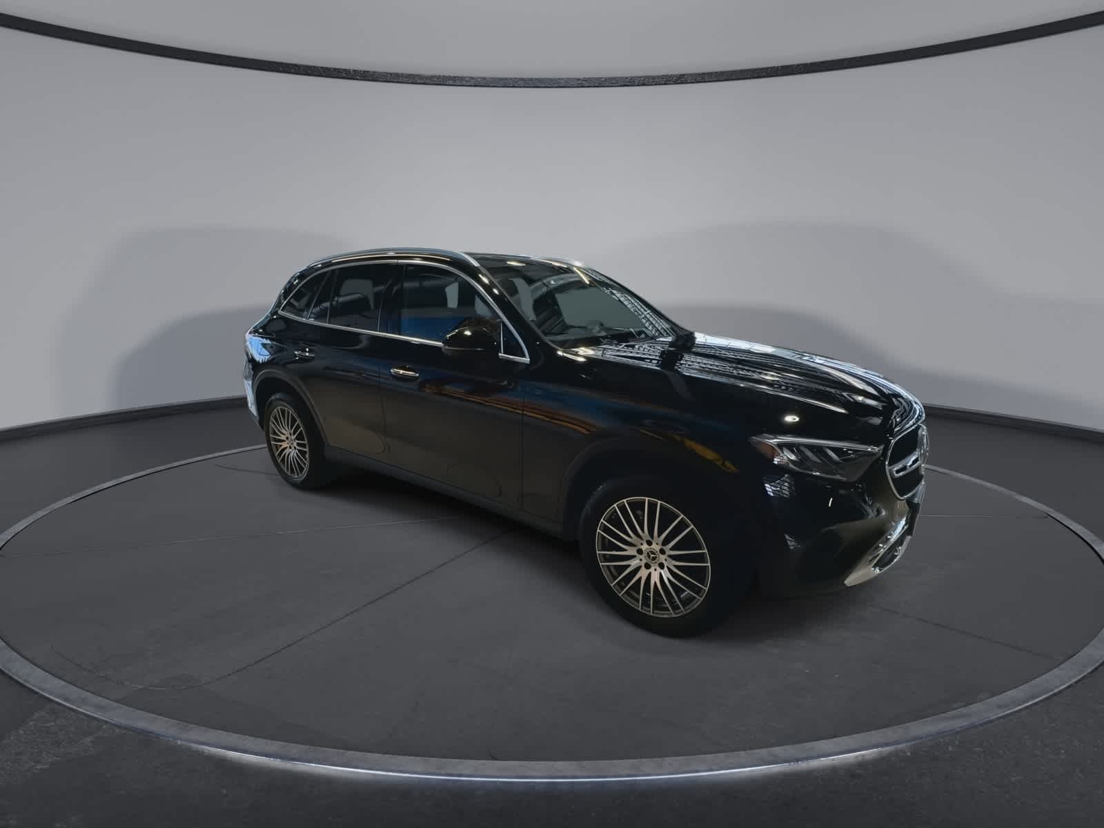 Thumbnail: 2023 Mercedes-Benz GLC - 2