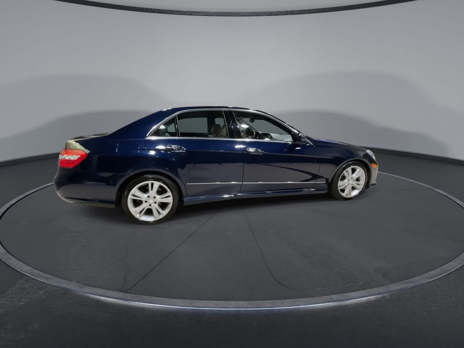 Thumbnail: 2013 Mercedes-Benz E-Class - 12