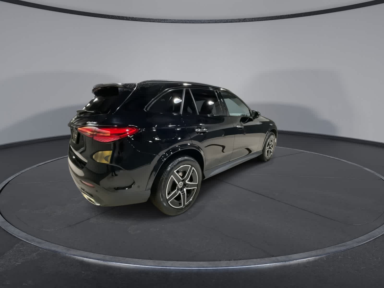 Thumbnail: 2025 Mercedes-Benz GLC - 11