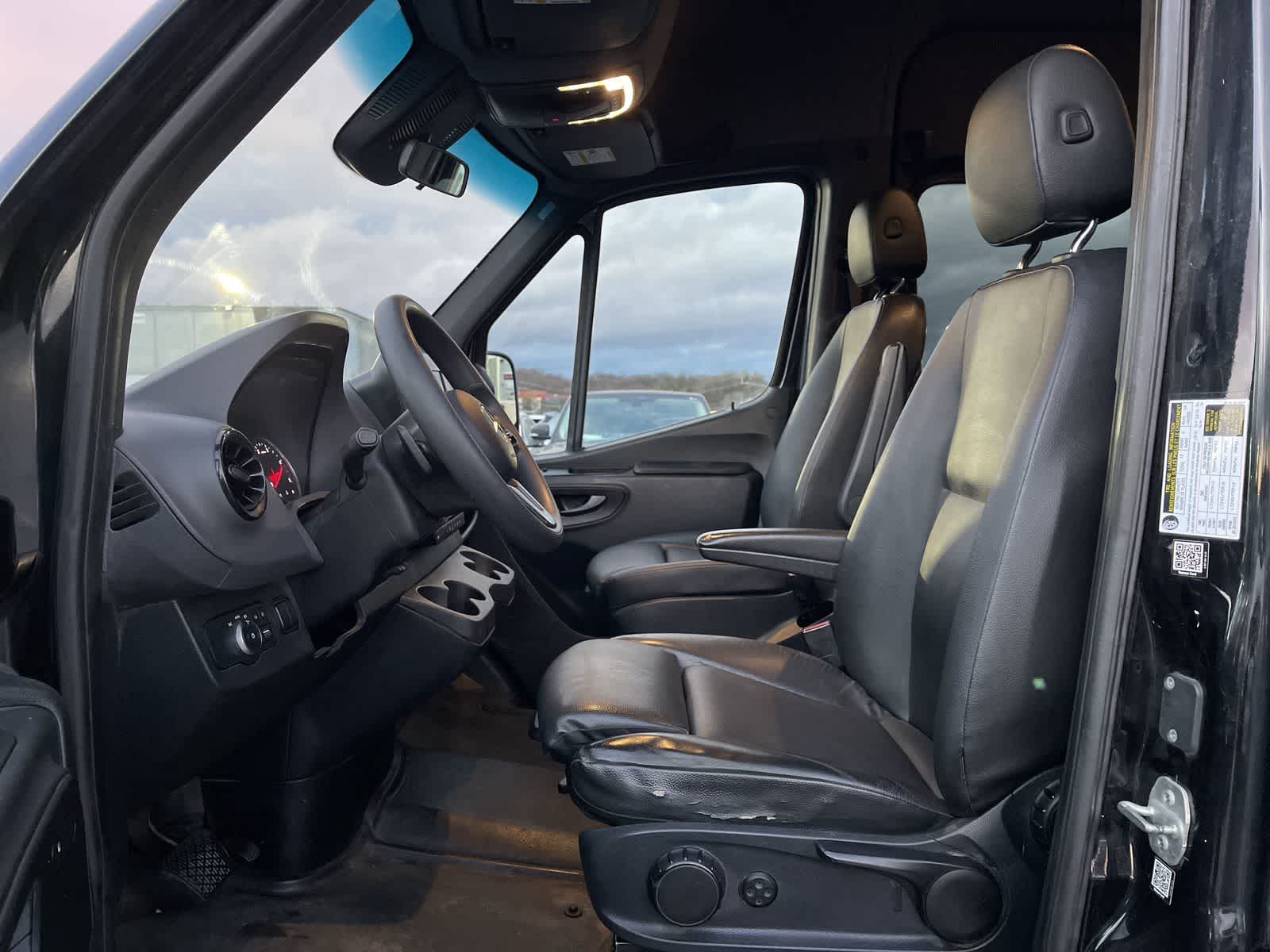 Thumbnail: 2019 Mercedes-Benz Sprinter - 14