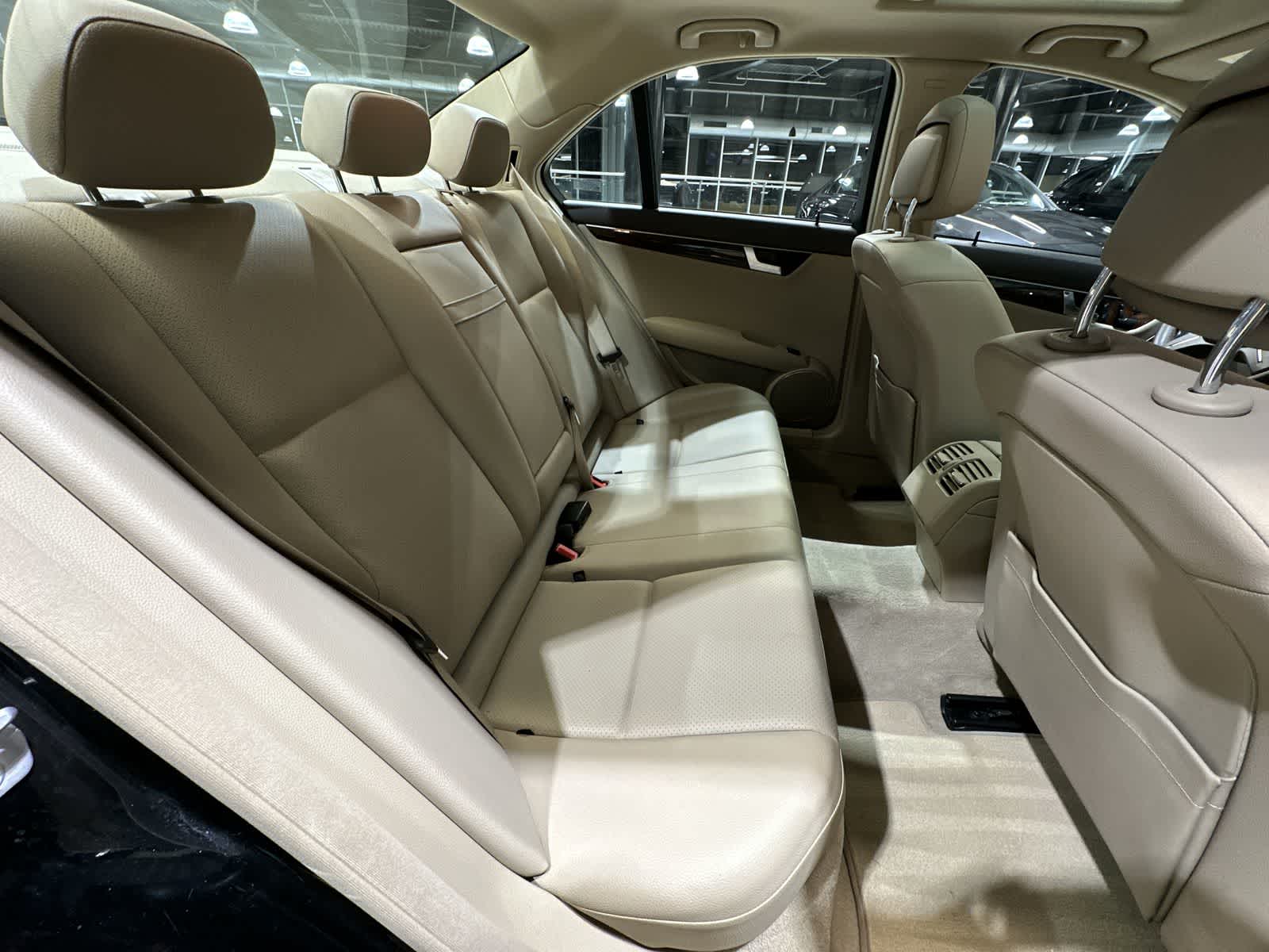 Thumbnail: 2014 Mercedes-Benz C-Class - 25