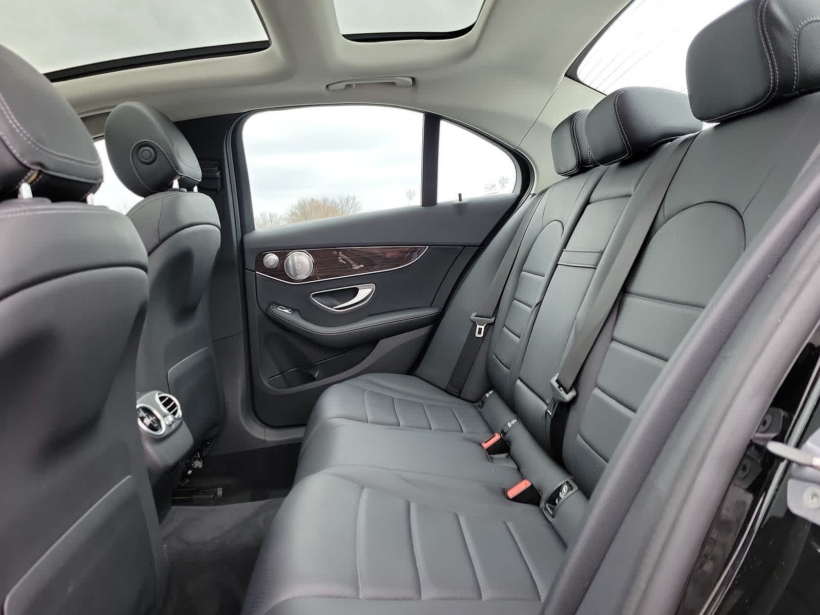 Thumbnail: 2017 Mercedes-Benz C-Class - 20