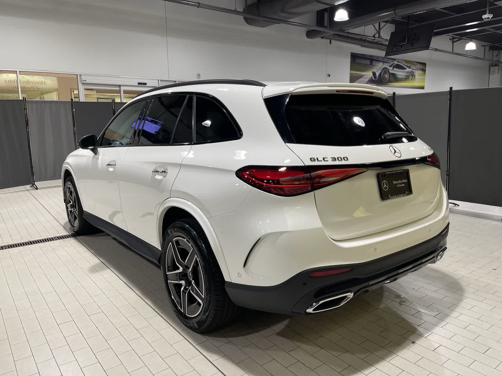 Thumbnail: 2025 Mercedes-Benz GLC - 16