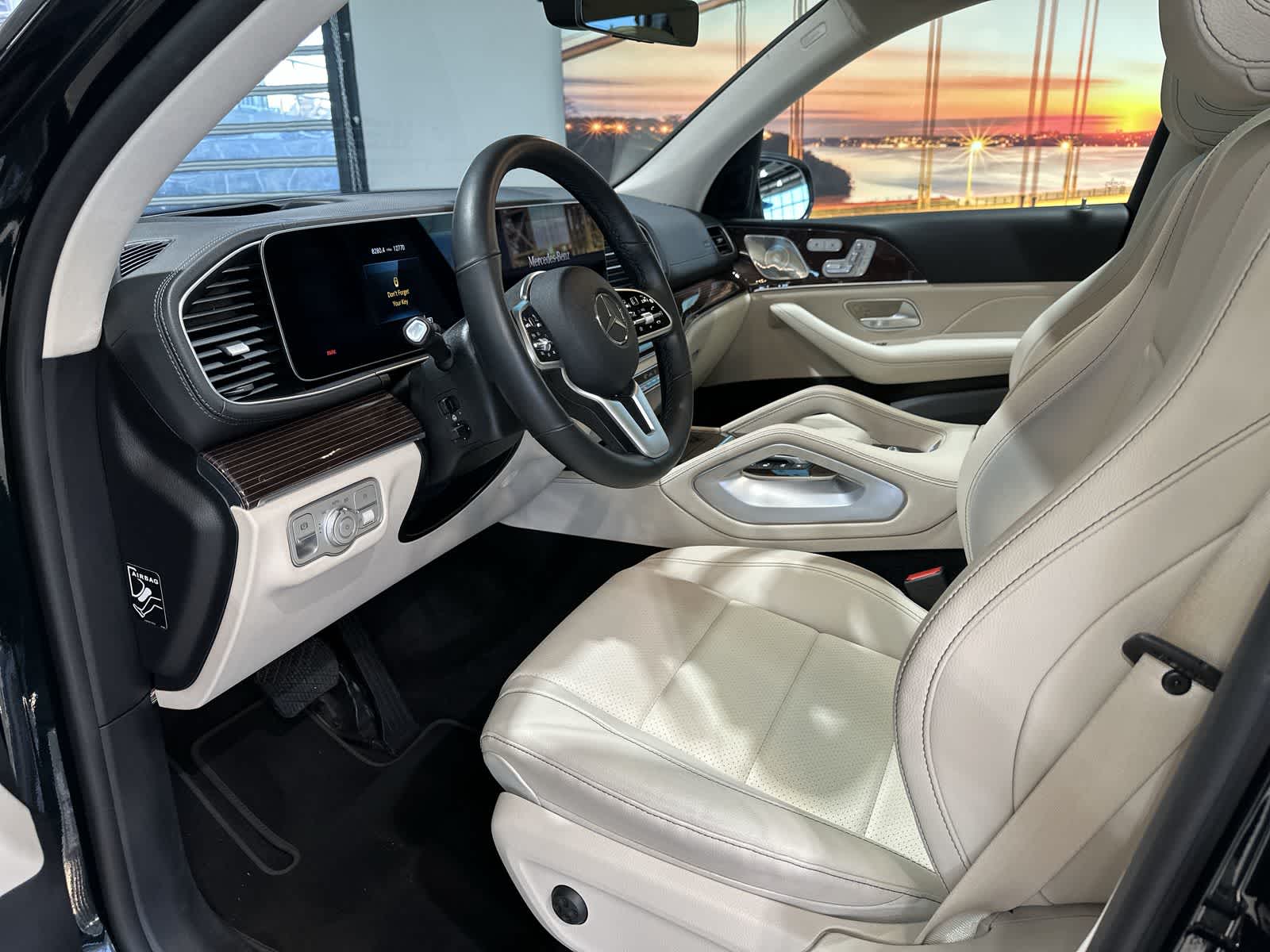 Thumbnail: 2022 Mercedes-Benz GLS - 14