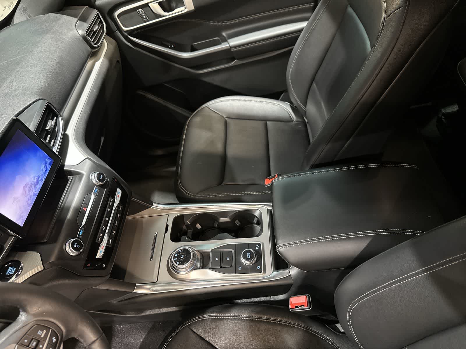 Thumbnail: 2020 Ford Explorer - 28