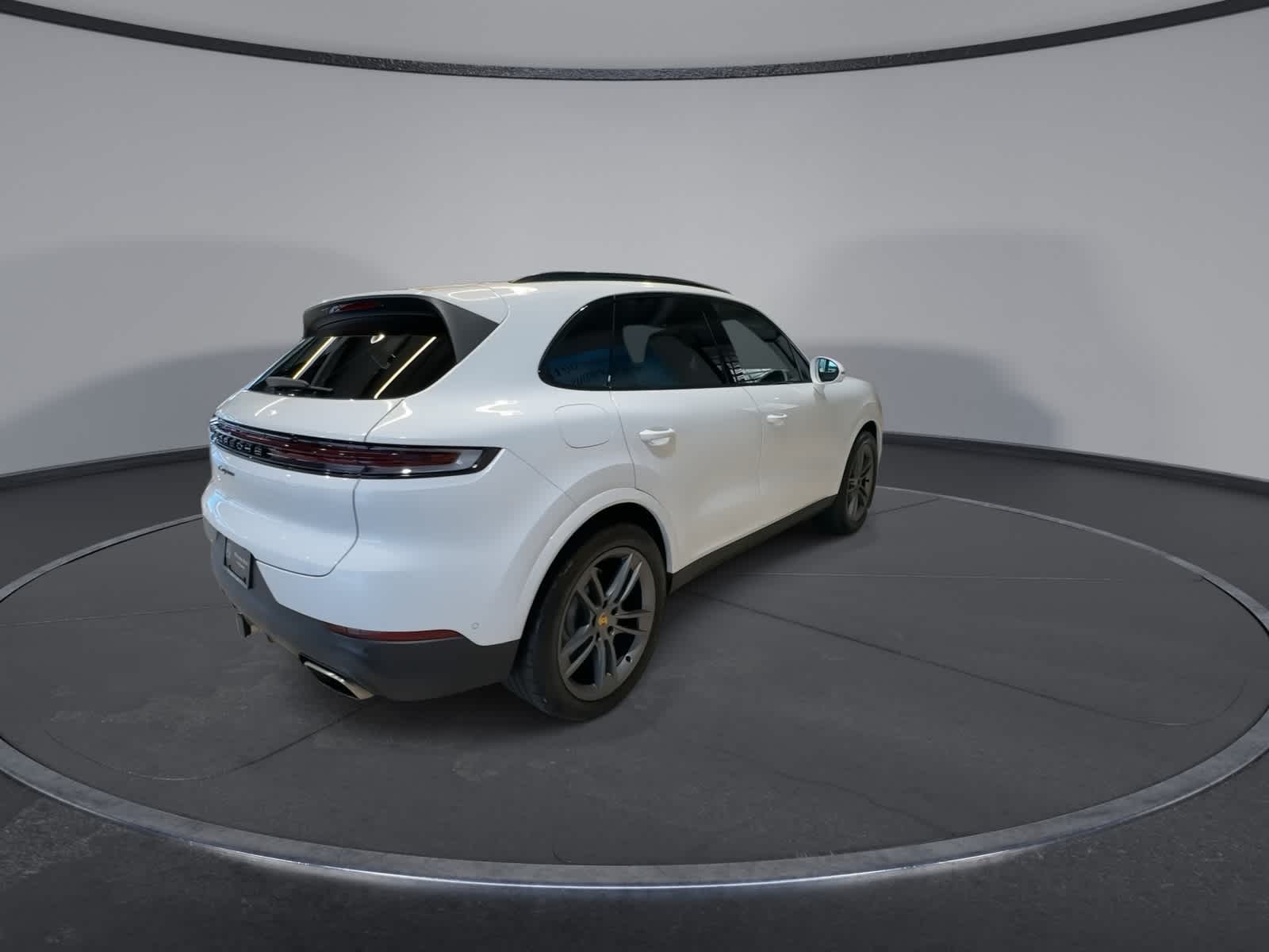 Thumbnail: 2024 Porsche Cayenne - 10