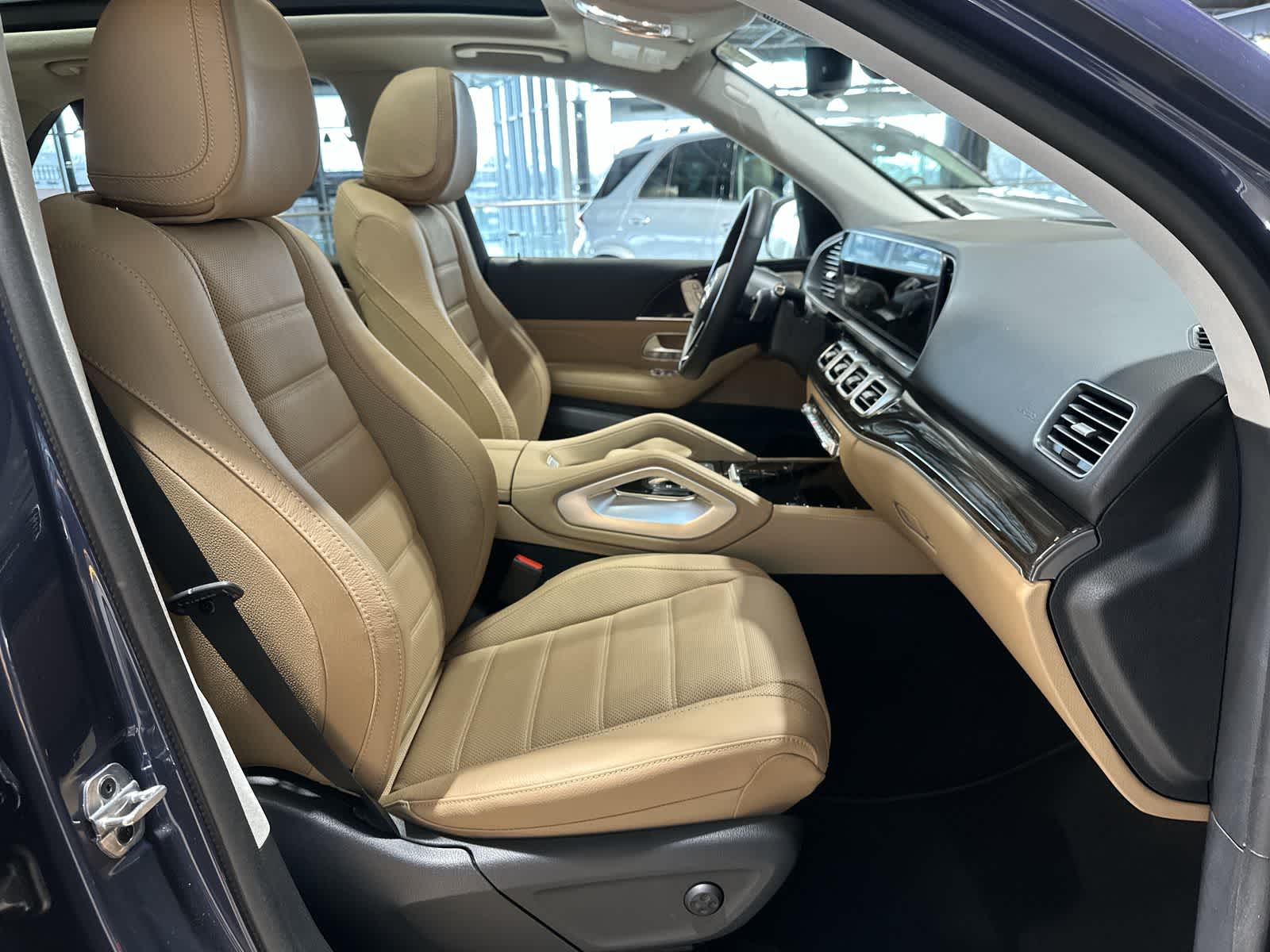 Thumbnail: 2026 Mercedes-Benz GLE - 26